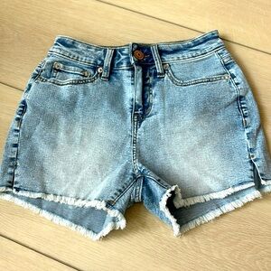 No boundaries Jean shorts size 1 juniors